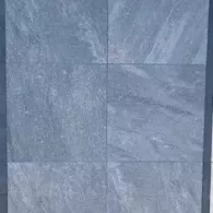 Op zoek naar een nieuwe bestrating voor je terras of tuinpad?
Wij hebben momenteel een fantastische actie voor keramische tegels van 60x60x3cm! Deze stijlvolle en duurzame tegels zijn nu in de aanbieding en we hebben ze op voorraad staan. Keramiek is een uitstekend materiaal voor buiten, het is bestand tegen vorst, slijtage en verkleuring en is gemakkelijk te onderhouden. Deze 60x60x3cm tegels zijn perfect voor het creëren van een moderne en strakke uitstraling in jouw buitenruimte. Of je nu een terras, een tuinpad of een oprit wilt aanleggen, onze keramische tegels zijn een geweldige keuze. Kom snel langs voordat de voorraad op is!