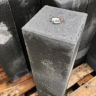 poer oudhollands 12x12x66 1 huls m16 zwart