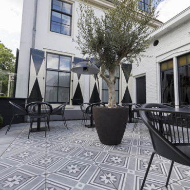 GeoCeramica® 60x60x4cm Concreet Flower decorate (restpartij)