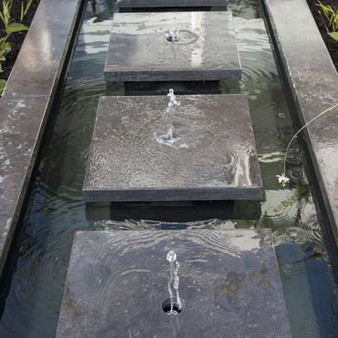 Vijverrand blue moon honed linea 100x20x3cm gezoet met facet