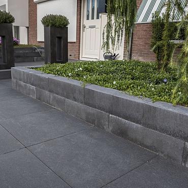 Lineablock black 15x15x60cm