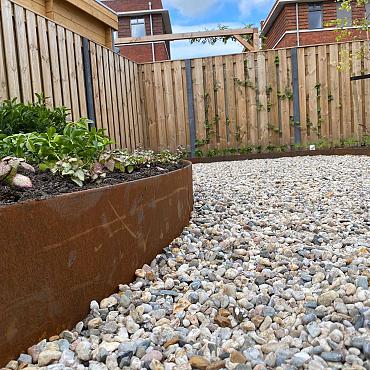 Flexline 150 x 2200 mm. Corten incl. 3 platte grondpennen en verbindingsplaat