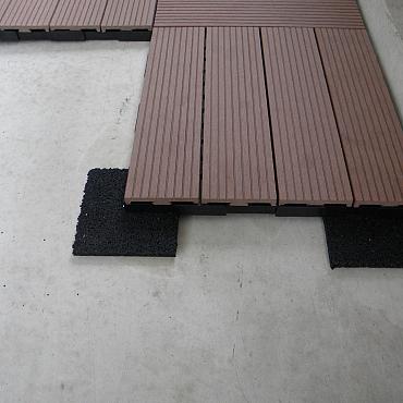 Tegeldrager(rubber) 10x10x1 cm zwart