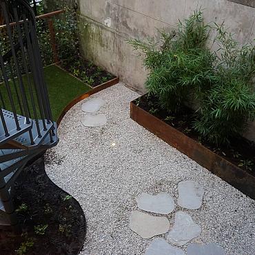 Rigidline 150 x 2200 mm. Corten incl. 3 platte grondpennen en verbindingsplaat