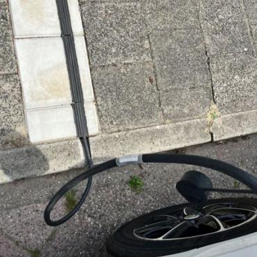 Kabelgoottegel 30x30 cm grijs