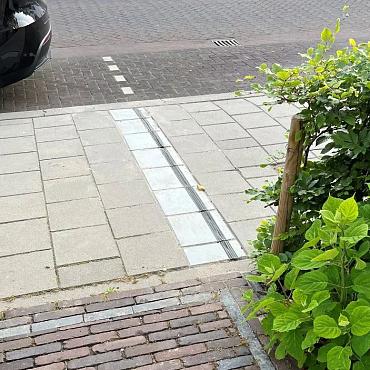 Kabelgoottegel 30x30 cm grijs